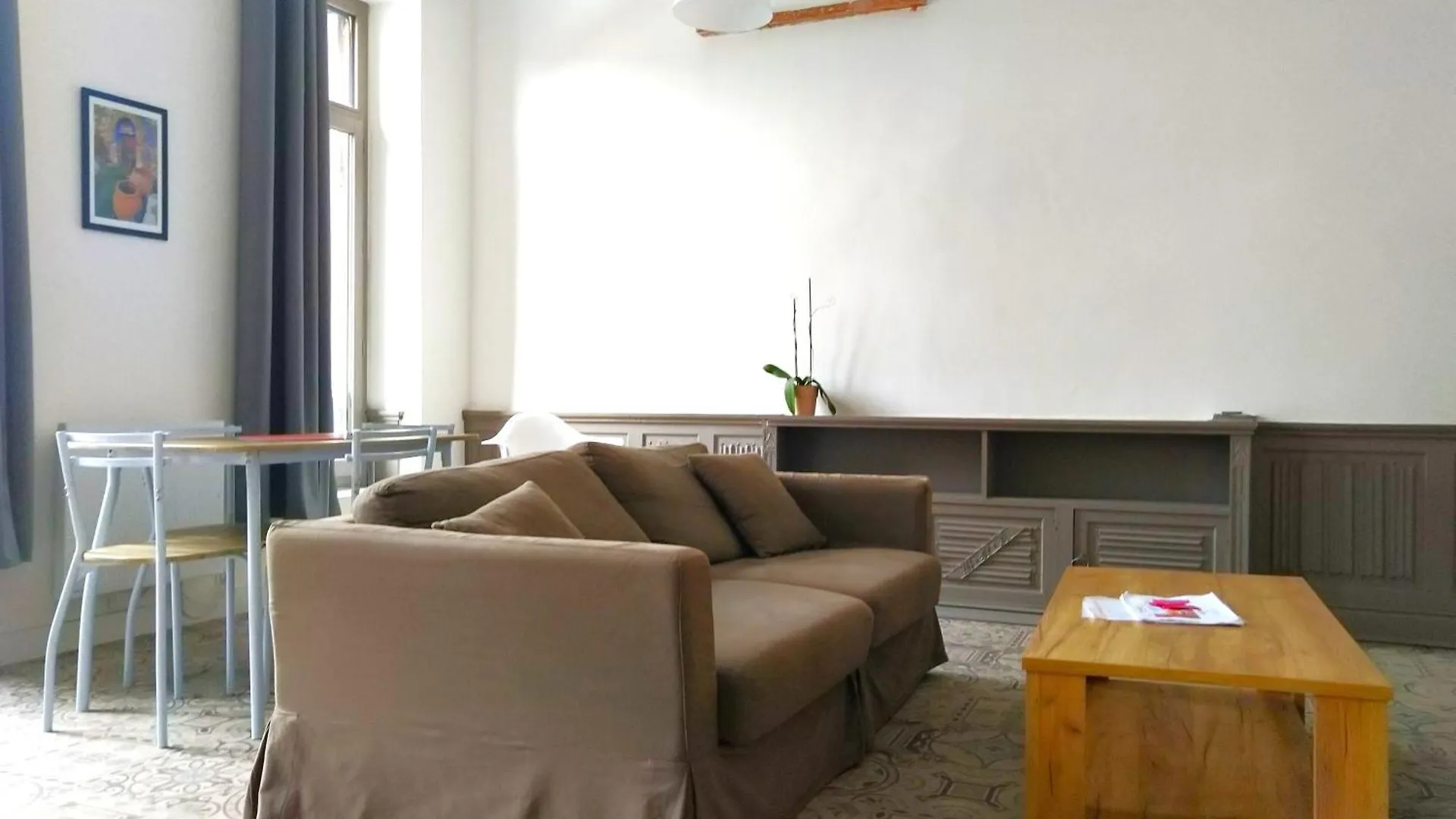 Apartment Cours Foucault Balcony: Spacious Comfort with Park Views Montauban